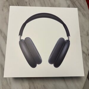 Apple AirPods Max in Midnight